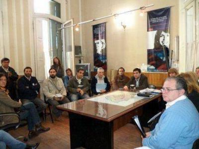 Comenzaron las negociaciones paritarias entre los gremios docentes y el gobierno