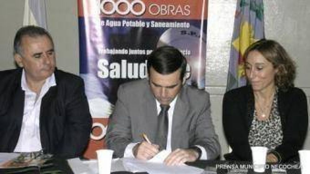 Cloacas y agua para Quequ�n