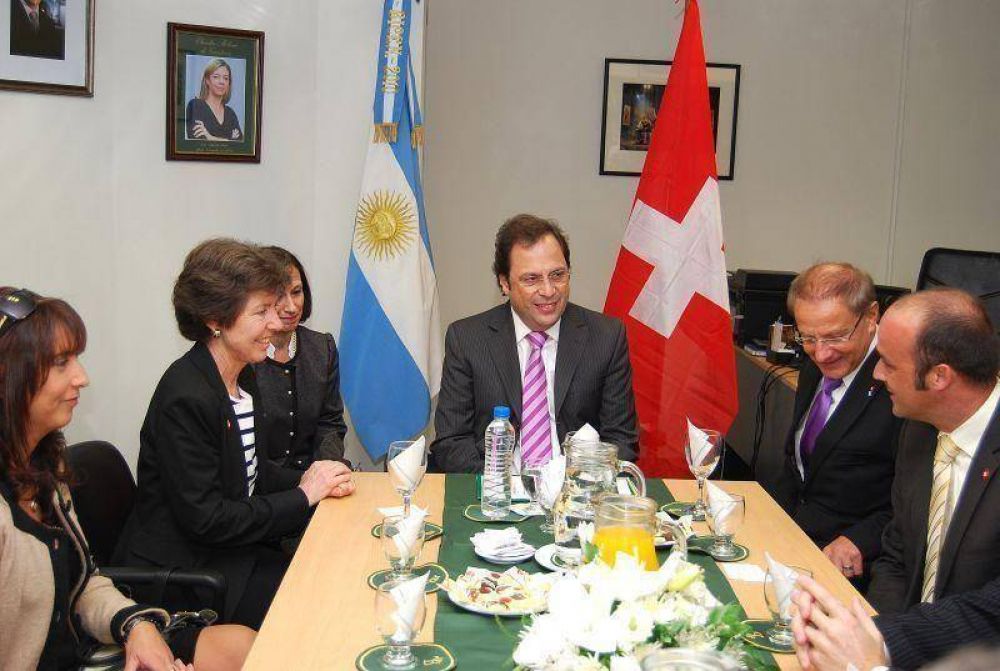 Comitiva suiza vista Almirante Brown