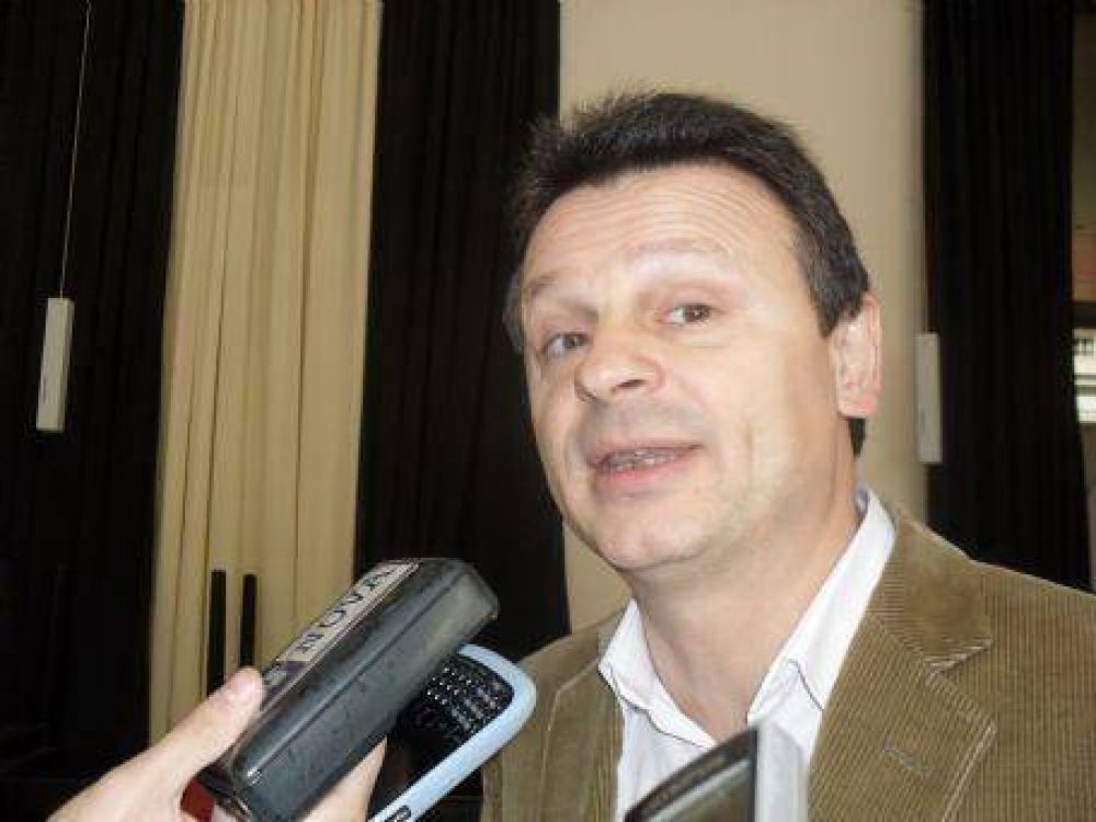 Gabriel Bruera: �La ciudad vuelve a ubicarse hacia el sentido nacional y popular�