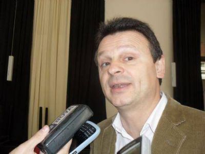 Gabriel Bruera: �La ciudad vuelve a ubicarse hacia el sentido nacional y popular�