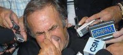 Reutemann ahora dice que est� lejos de ser candidato en octubre 