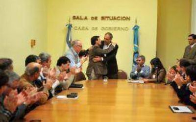 Buzzi Anuncia Que Conoco Explorar� Yacimientos No Convencionales