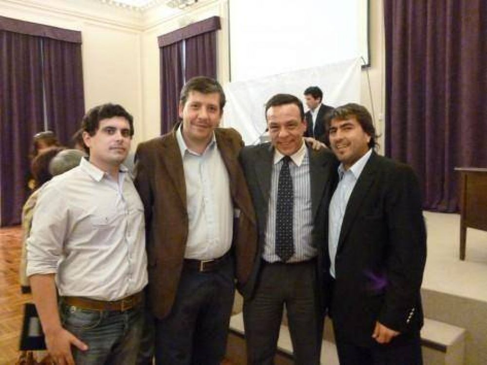 El concejal Juan Manuel Sequeira se reuni� con el Intendente de Zarate.