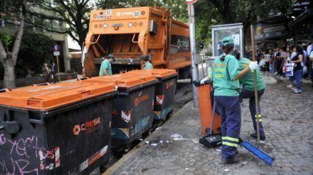 Para el gremio, los 152 ��oquis� trabajan