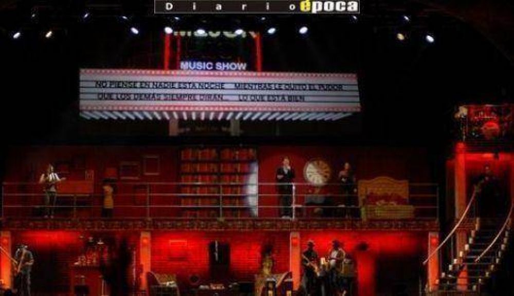 Ricardo Arjona despert� euforia en el Hurac�n con un show impactante