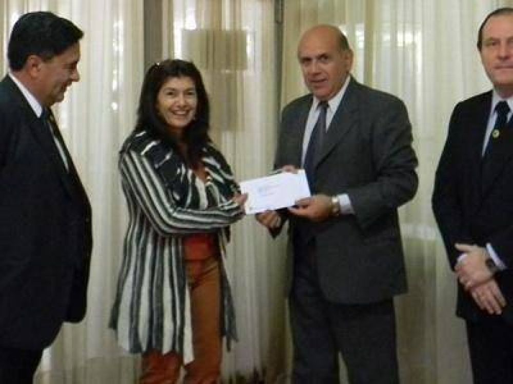 El Banco de Corrientes subsidi� arreglo de la lancha de la comuna de San Antonio de Apip�