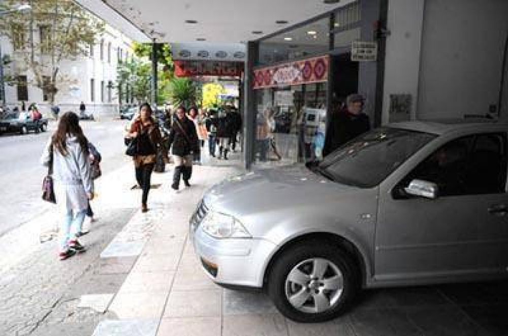 Cada vez hay m�s autos y se agudiza la falta de cocheras