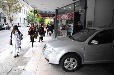 Cada vez hay m�s autos y se agudiza la falta de cocheras
