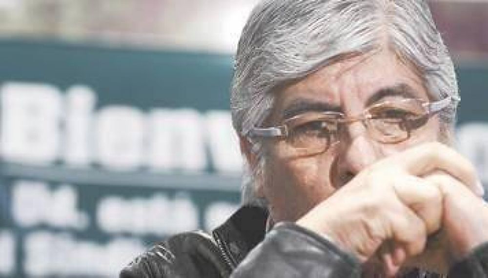 Se profundiza la di�spora en las filas de Moyano y se complica su reelecci�n en CGT