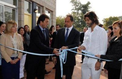 Scioli acompa�� a Massa en la inauguraci�n de la extensi�n de la jornada escolar