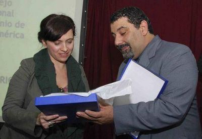 LA DIPUTADA PROVINCIAL KARINA NAZABAL FUE DISTINGUIDA POR LA COMUNIDAD ARMENIA