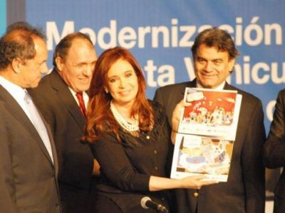 QUILMES: Obras y elogios para AySA