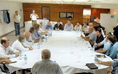 Concertaci�n Petrolera: Fuertes criticas por las ausencia de algunas operadoras. 