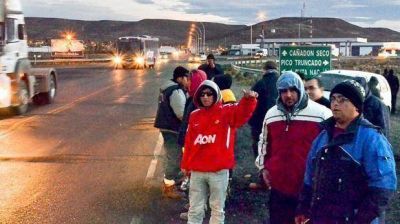 Petroleros intentan paralizar yacimientos de la zona norte ante el temor a incidentes