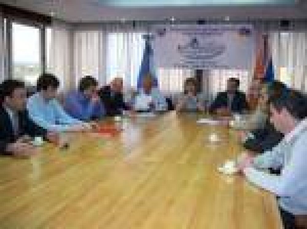 Gobierno y privados analizan la conformaci�n de un Fondo Espec�fico de Conectividad.