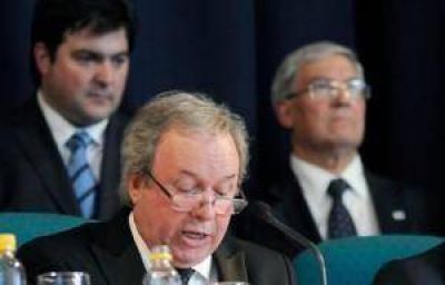 Gobierno confirm� pago de hasta 12 mil pesos. El resto de empleados y Municipios cobrar�n el 16 de mayo