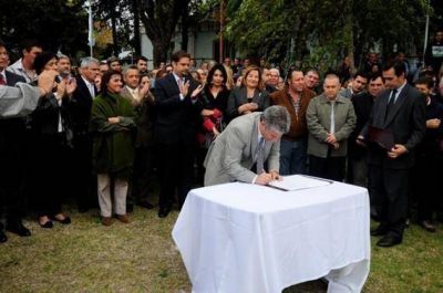 El Gobernador firm� decretos para la puesta en marcha del mayor proyecto de inversi�n tur�stico e inmobiliario del pa�s