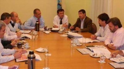 Cumbre de intendentes con Buzzi por cooperativas