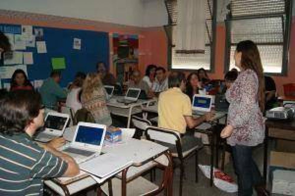 Ramos Mejia: Comenzaron la capacitaci�n mil docentes