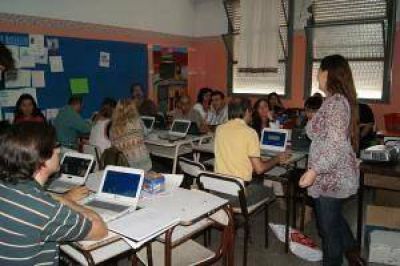 Ramos Mejia: Comenzaron la capacitaci�n mil docentes