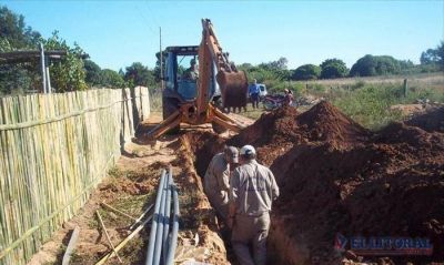 Extienden la red de agua potable en zona rural y mejoran calles en Saladas
