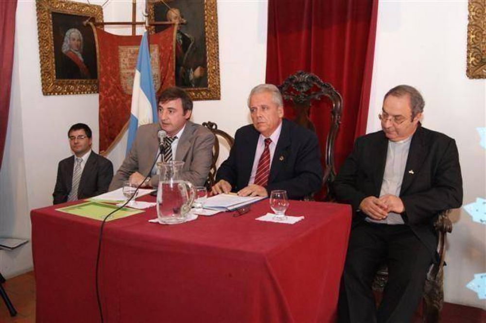 LUJ�N - EL JEFE COMUNAL EN LA SESION EXTRAORDINARIA DEL HONORABLE CONCEJO DELIBERANTE EN EL CABILDO