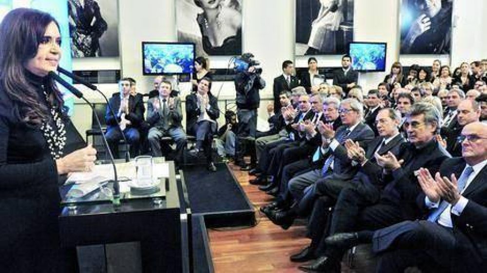 Cristina volvi� a demandarles a los gremios �sensatez� en los reclamos