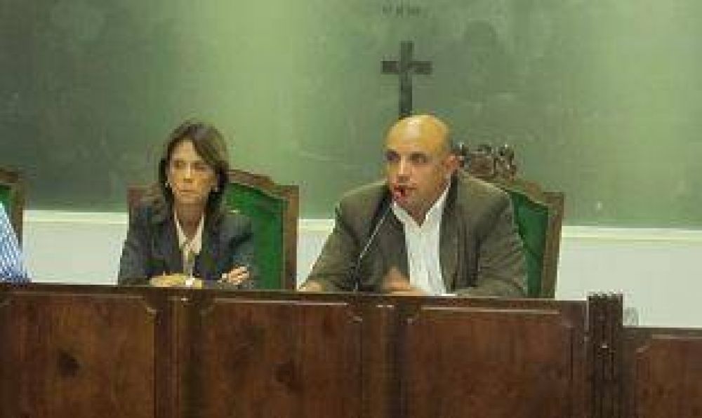 C�sar Torres respondi� preguntas en el Concejo Deliberante