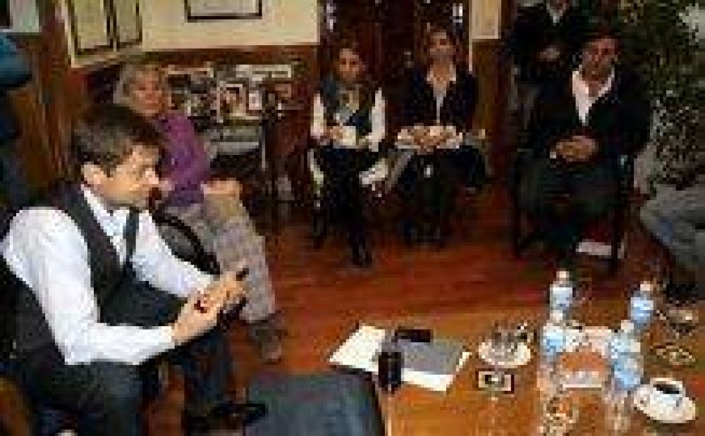 EL INTENDENTE MANTUVO UNA REUNI�N CON LOS LEGISLADORES RADICALES