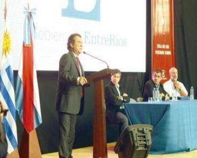 Inicio de los homenajes por el bicentenario