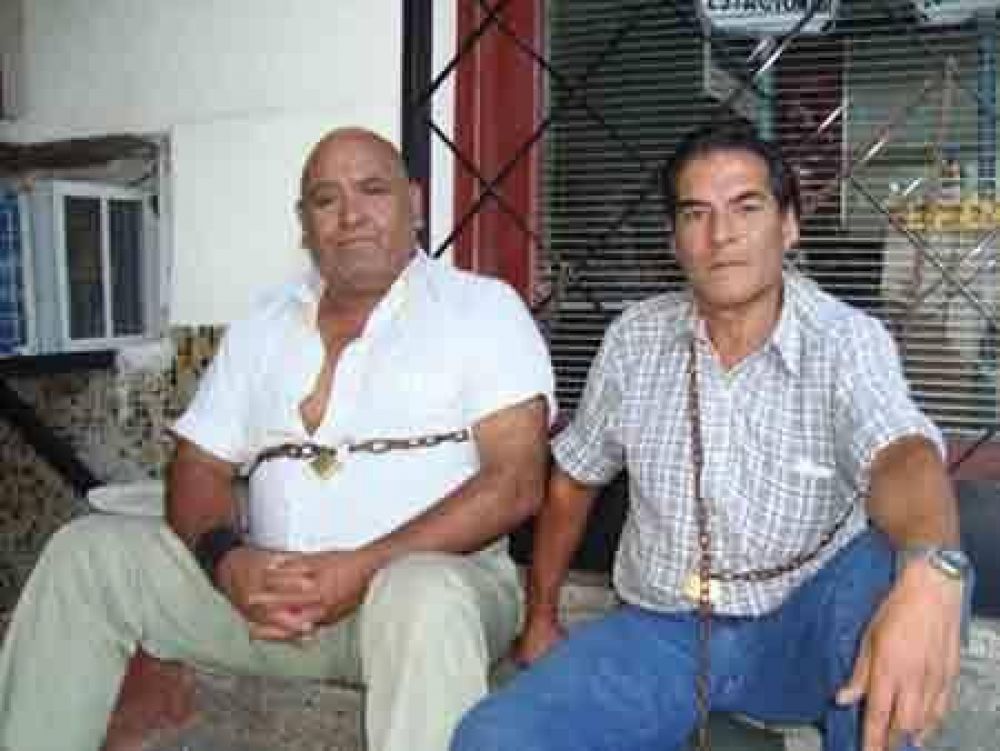 Vialidad Provincial: se encadenaron dos empleados