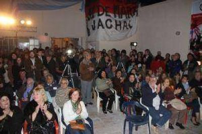 Hugo Dom�nguez asumi� como nuevo presidente de la UCR