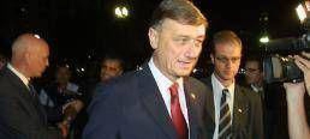 Binner no le pedir� disculpas a Reutemann por la venta del banco 