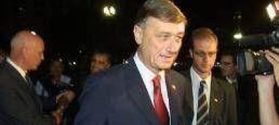 Binner no le pedir� disculpas a Reutemann por la venta del banco 