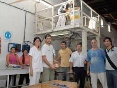 Jun�n: Trabajadores de una cooperativa resisten desalojo