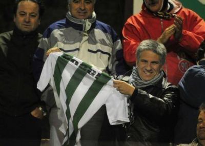 Estudiantes gan� en los penales y pas� a la final del Torneo del Interior