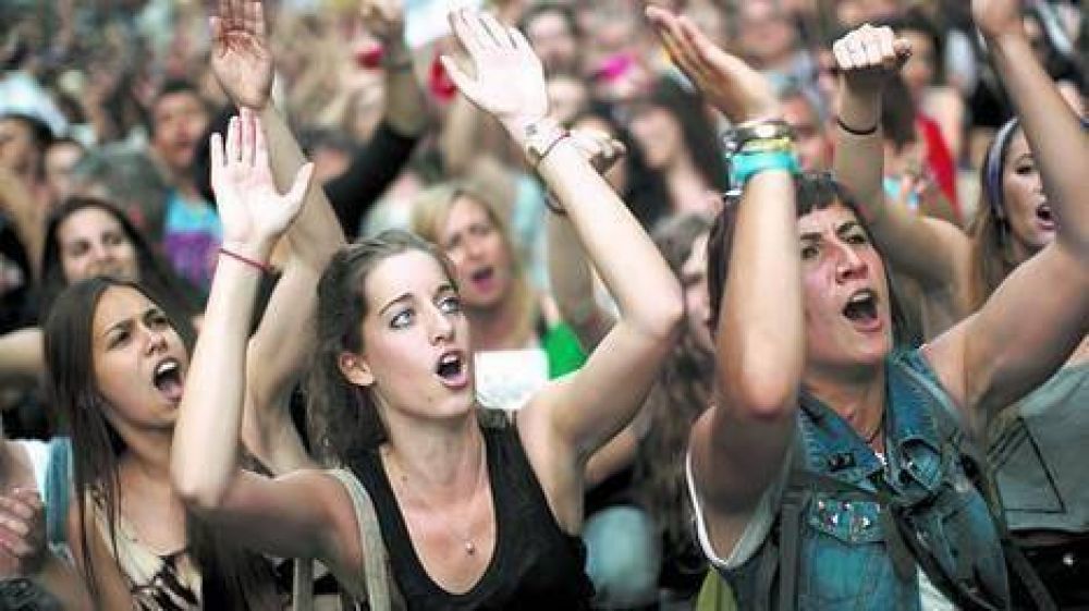 Los �indignados� copan Espa�a al grito de �tu deuda no la pagamos�