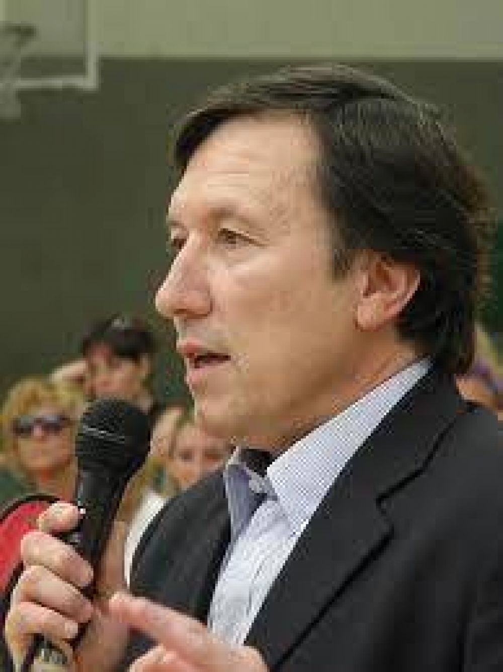 De Bevilacqua a Bustos: "Bastante apoyo necesito yo como para andar reparti�ndolo"