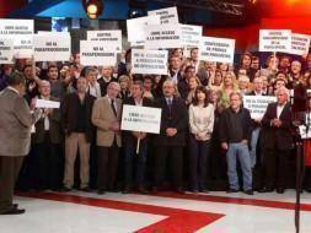 Lanata: Periodistas le realizaron preguntas a Cristina y pidieron que d� conferencias de prensa