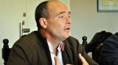 Menores ingresos y ajustes, con garant�as para sueldos y servicios