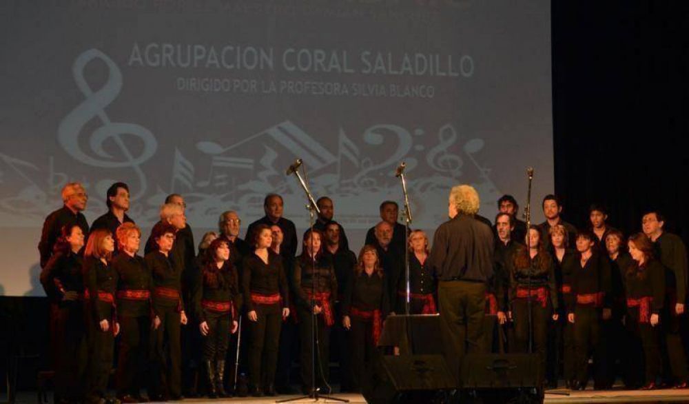 El Coro de Sadaic y la Agrupaci�n Coral Saladillo brindaron un muy buen espect�culo