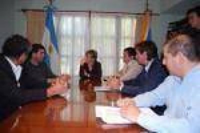 R�os oficializ� la candidatura de Tierra del Fuego para la Araucan�a 2011.