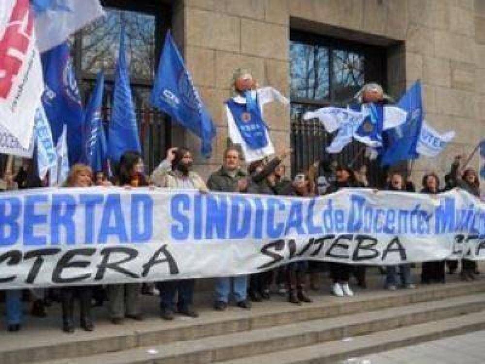 DOCENTES MUNICIPALES PREOCUPADOS POR ATRASO EN EL COBRO DE HABERES