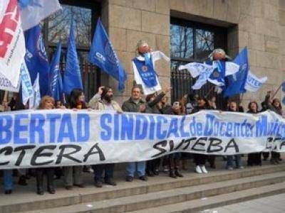 DOCENTES MUNICIPALES PREOCUPADOS POR ATRASO EN EL COBRO DE HABERES
