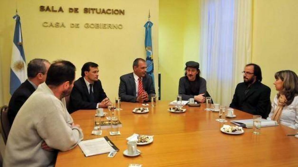 Buzzi anunci� el apoyo de provincia para los festejos de la comunidad galesa