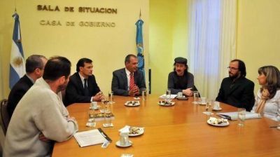 Buzzi anunci� el apoyo de provincia para los festejos de la comunidad galesa