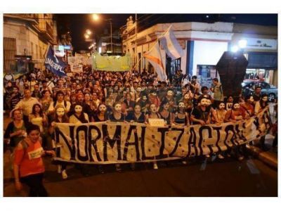 Convocan a una marcha "por la educaci�n p�blica" en Paran�