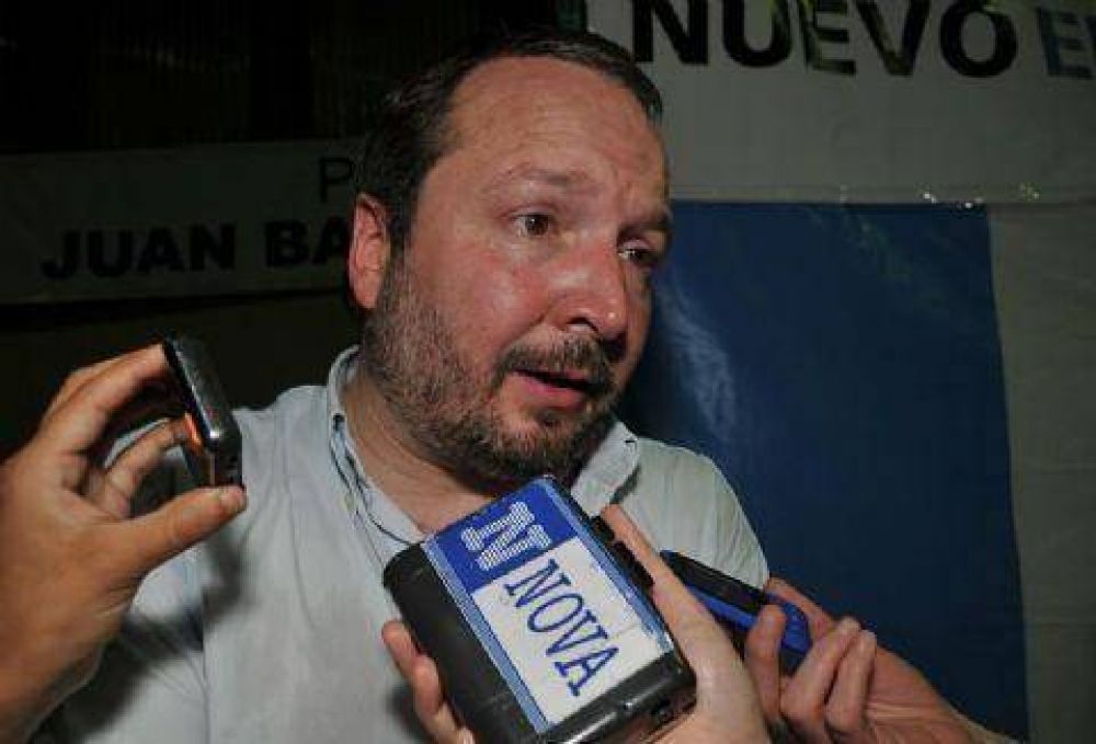 Sabbatella tom� partido por el vicegobernador en la disputa �Scioli-Mariotto�