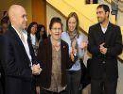 Vidal y Larreta entregaron viviendas en La Boca